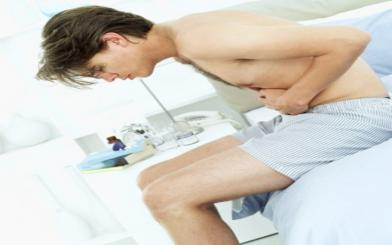 Triệu chứng đau tinh hoàn phải và bụng dưới là bệnh gì?